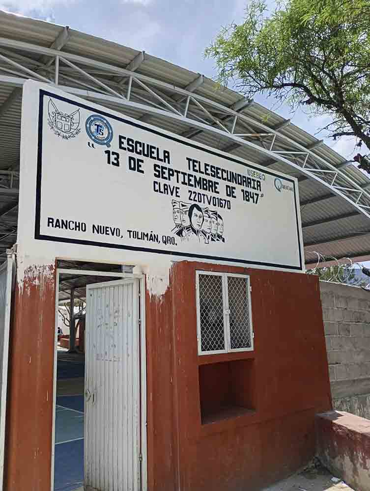 Mejoran imagen de telesecundaria en Rancho Nuevo