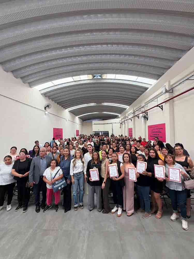Mujeres concluyen formación en Centro de Empoderamiento