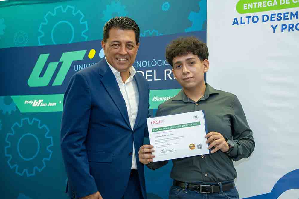 UT San Juan certifica talento estudiantil