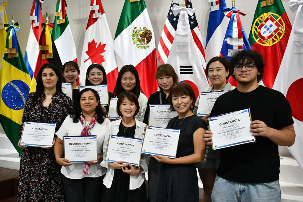 Concluye Curso de Español para Extranjeros en UTEQ