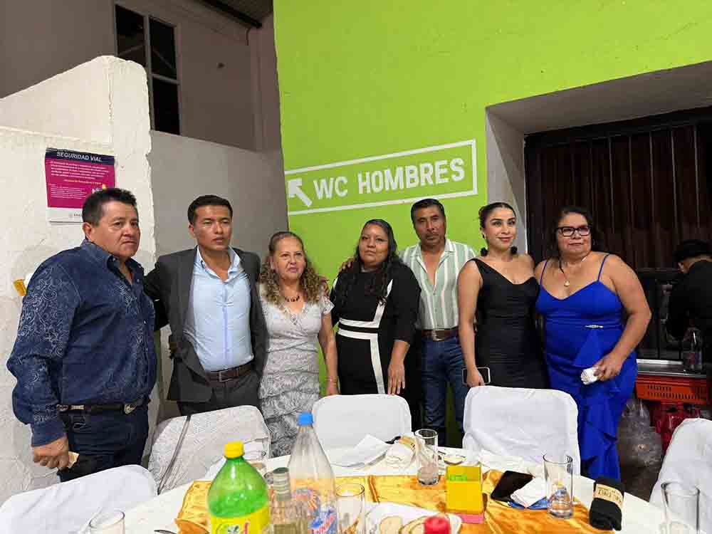 Tolimán reconoce a sus maestras y maestros