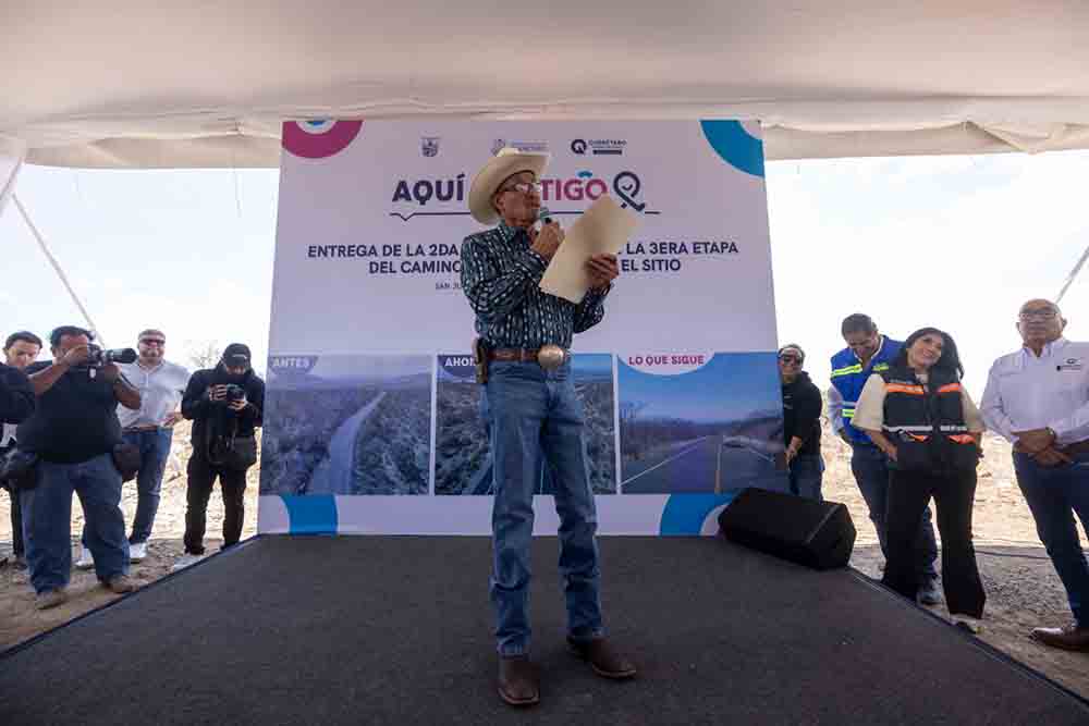 En el marco de la gira de trabajo realizada el municipio de San Juan del Río, el gobernador Mauricio Kuri encabezó la entrega de la segunda etapa del camino que conecta a Cerro Gordo con la comunidad de El Sitio, obra que contó con una inversión de 9.7 mdp y que beneficia de manera directa a cinco mil 253 habitantes de la zona al fortalecer la movilidad y la accesibilidad de la región.
