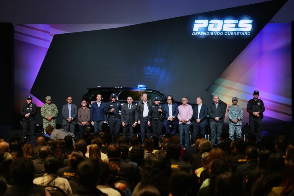 Acompaña Felifer Macías entrega de nuevas patrullas para fortalecer la seguridad en Querétaro
