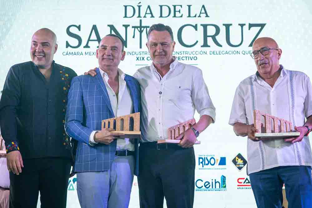 Roberto Cabrera encabeza ceremonia cívica en San Juan