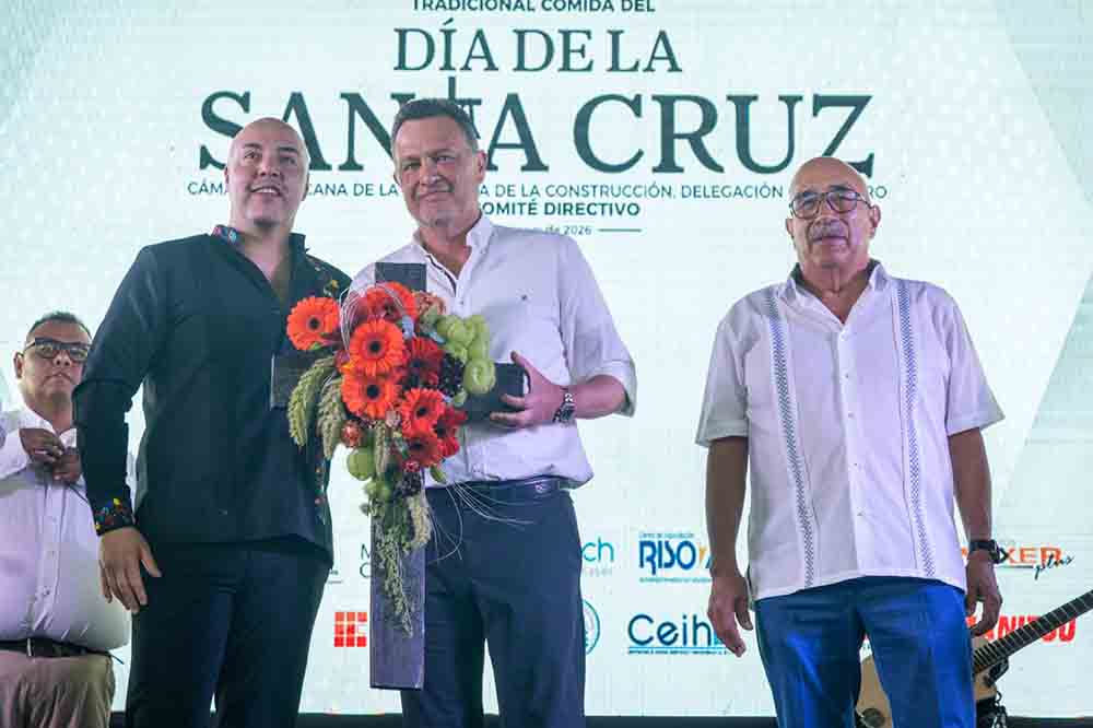 Roberto Cabrera encabeza ceremonia cívica en San Juan
