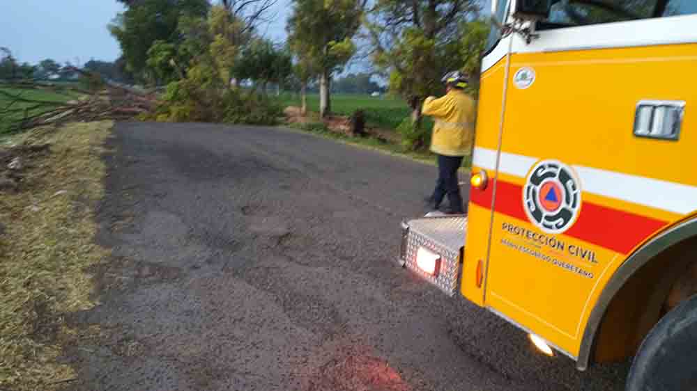 Atienden daños por lluvia en dos comunidades