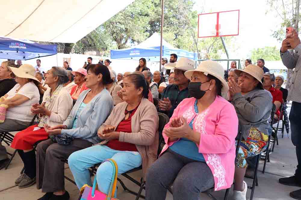 Luis Nava fortalece atención a adultos mayores de Huimilpan