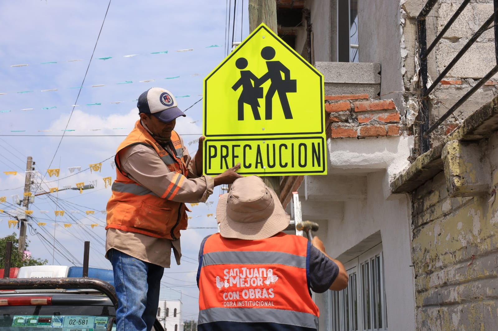 San Juan lleva apoyos y servicios a La Estancia