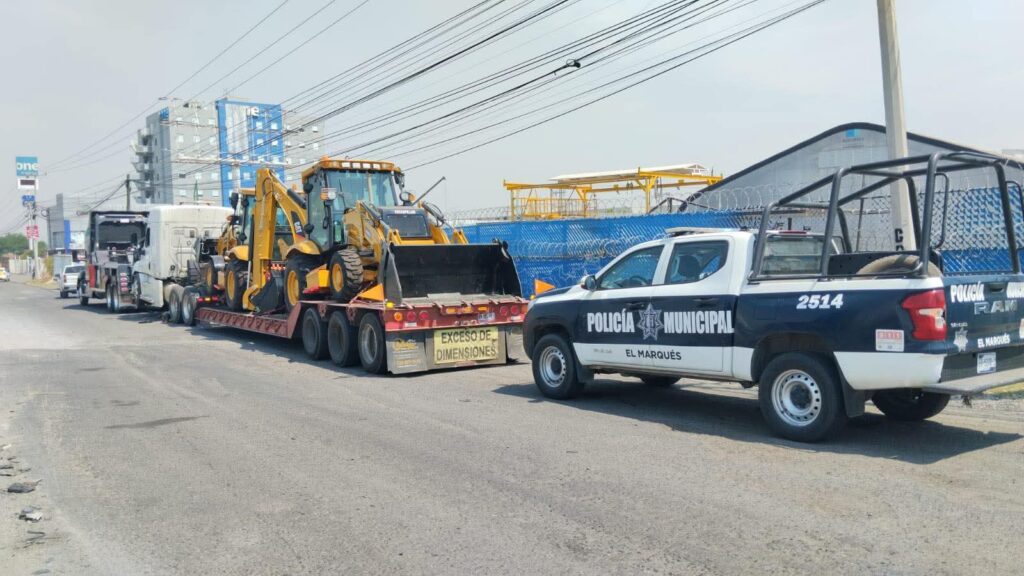 Frustran robo de tres tráileres en la 57