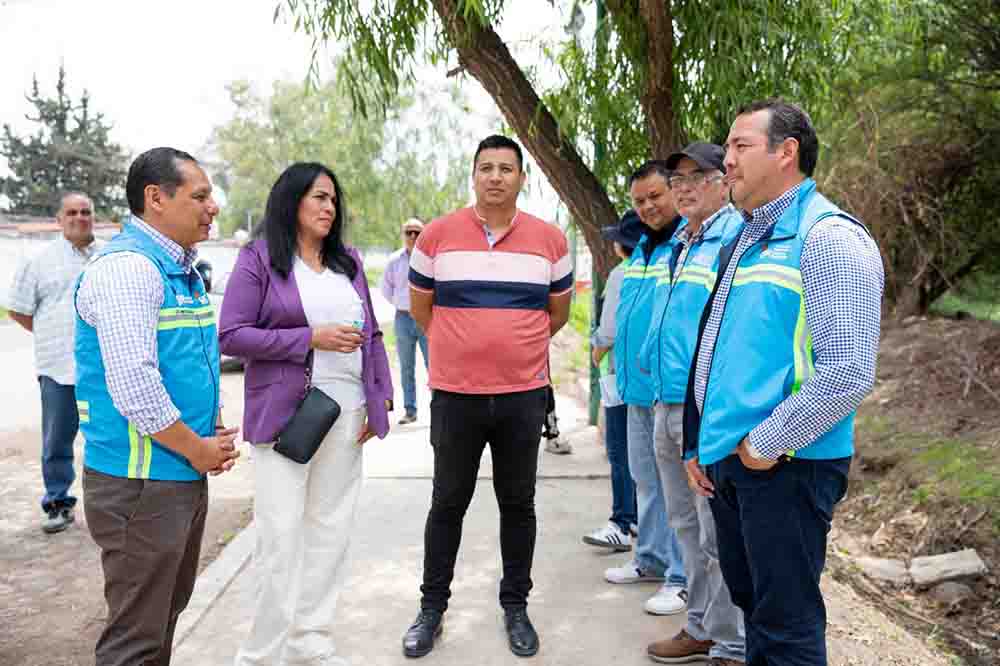 Roberto Cabrera entrega mejora del acceso a La Estancia