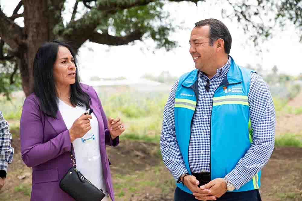 Roberto Cabrera entrega mejora del acceso a La Estancia