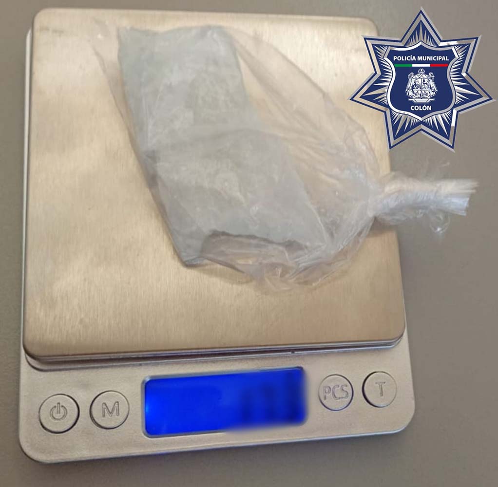 Aseguran a joven con presunta droga en Viborillas