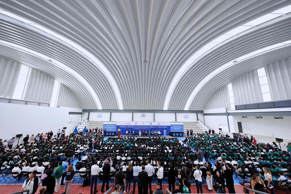 Entregan auditorio de 32 mdp en Querétaro