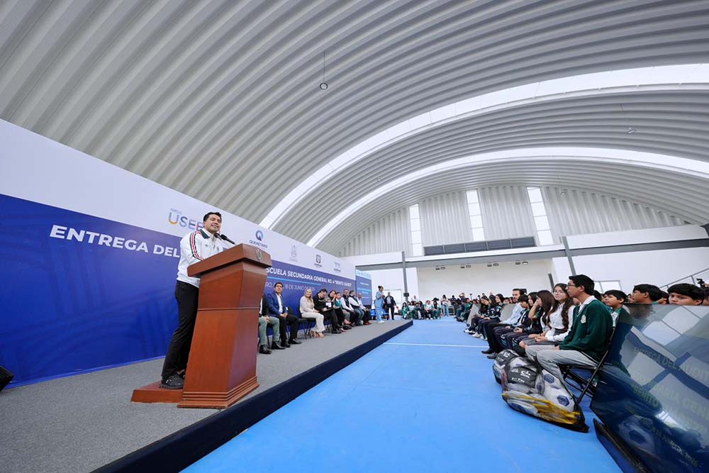 Entregan auditorio de 32 mdp en Querétaro