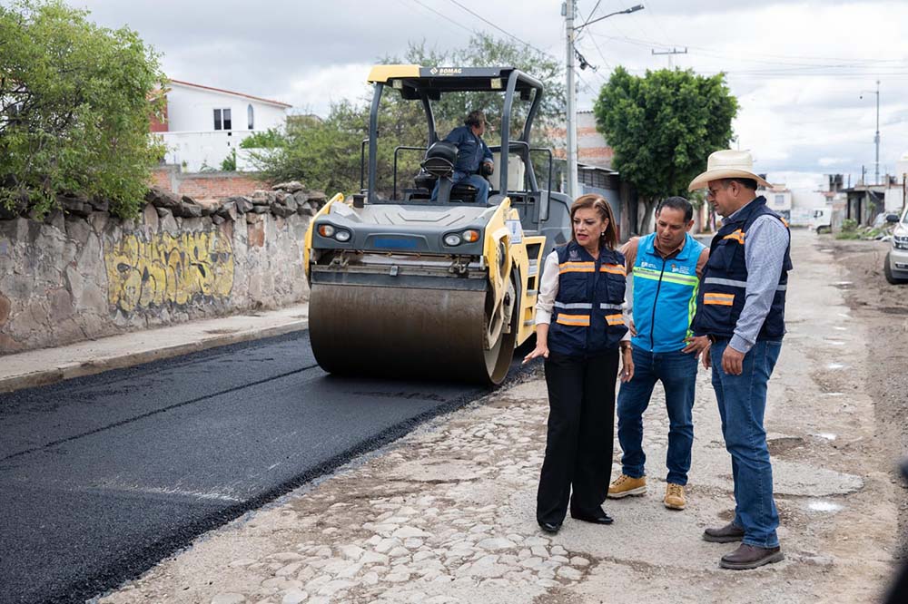 Rehabilitan calles en la zona Oriente de San Juan