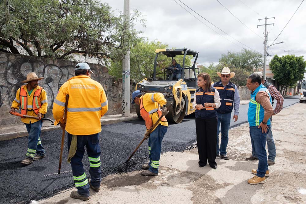 Rehabilitan calles en la zona Oriente de San Juan
