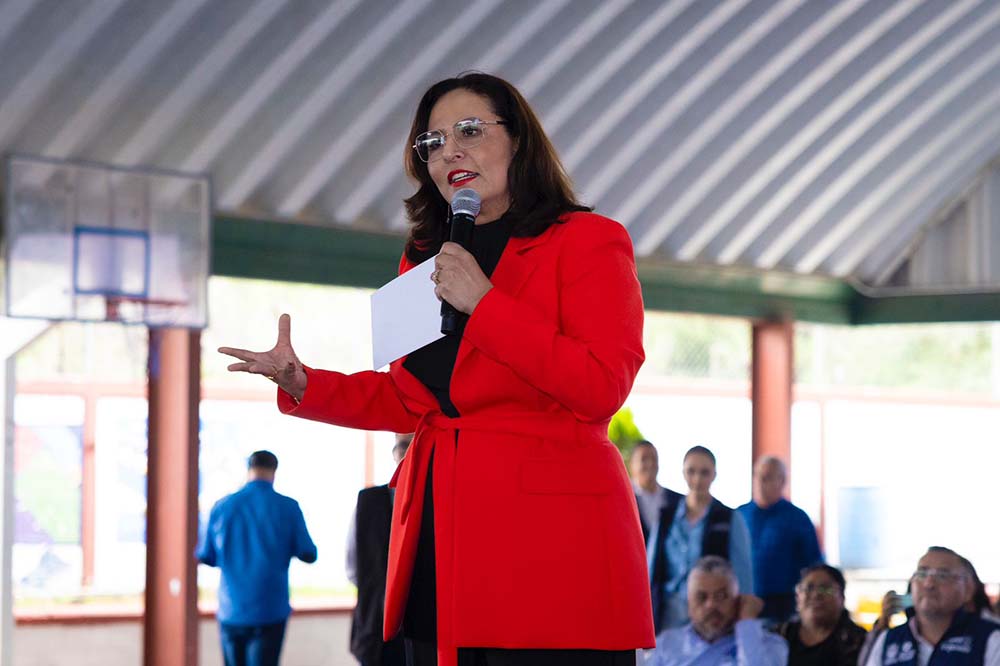 Querétaro certifica bachillerato de 100 adultos en Cadereyta