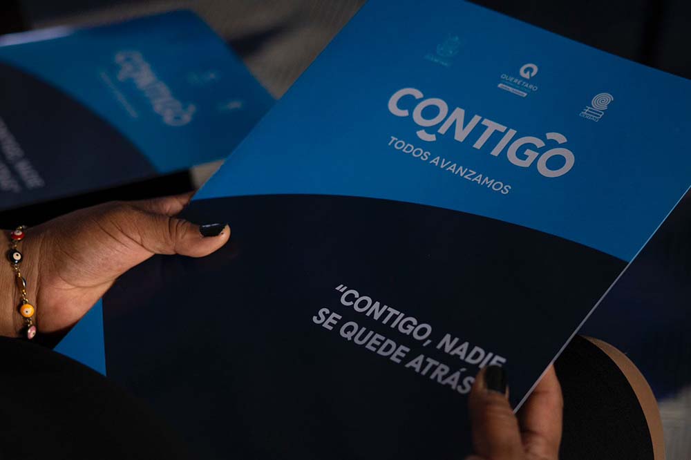 Querétaro certifica bachillerato de 100 adultos en Cadereyta
