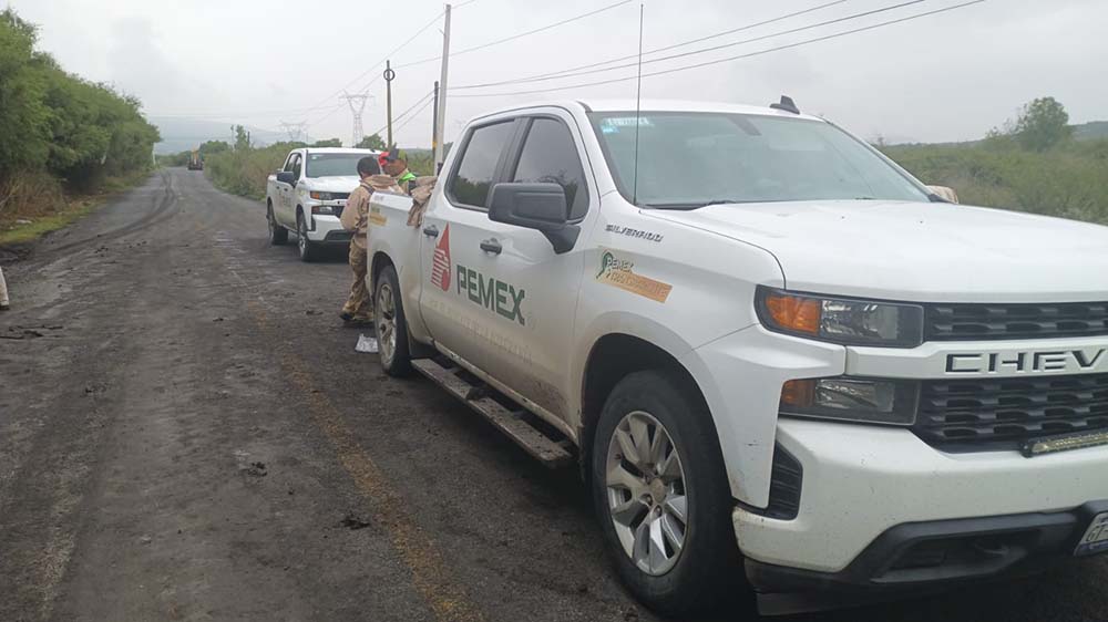 Mantienen operativo por ducto afectado en Pedro Escobedo