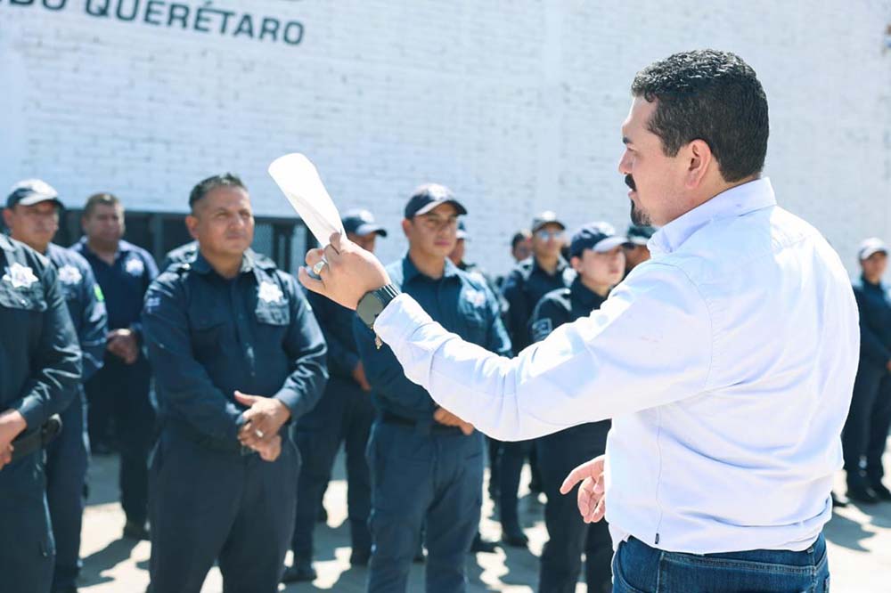 Aumentan 10% salario de policías en Pedro Escobedo