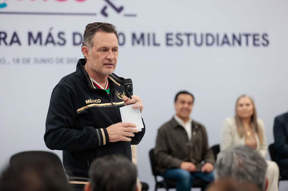 Pactan impulsar lectura en bachilleratos y universidades queretanas