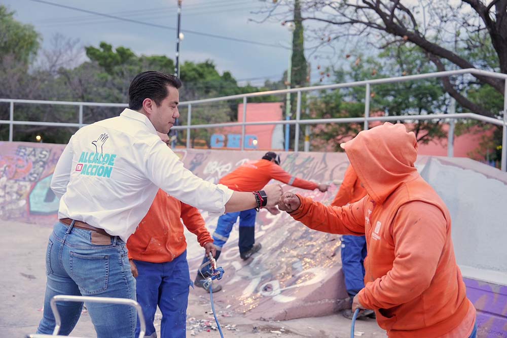 Querétaro borra 370 mil metros cuadrados de graffiti