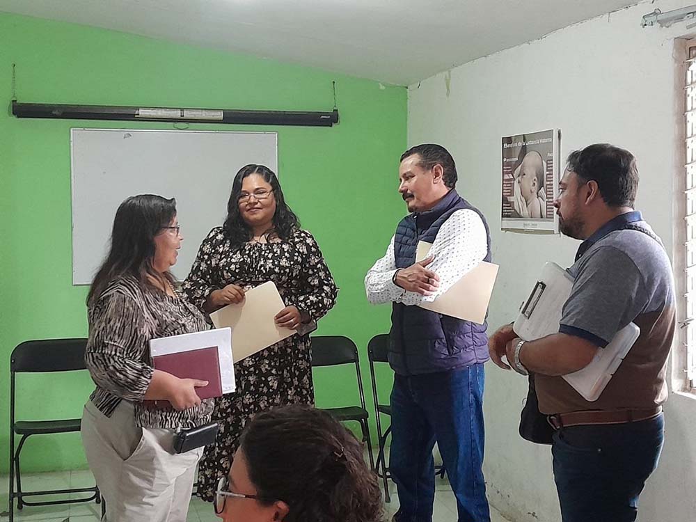 Capacitan en otomí a personal médico de Huimilpan