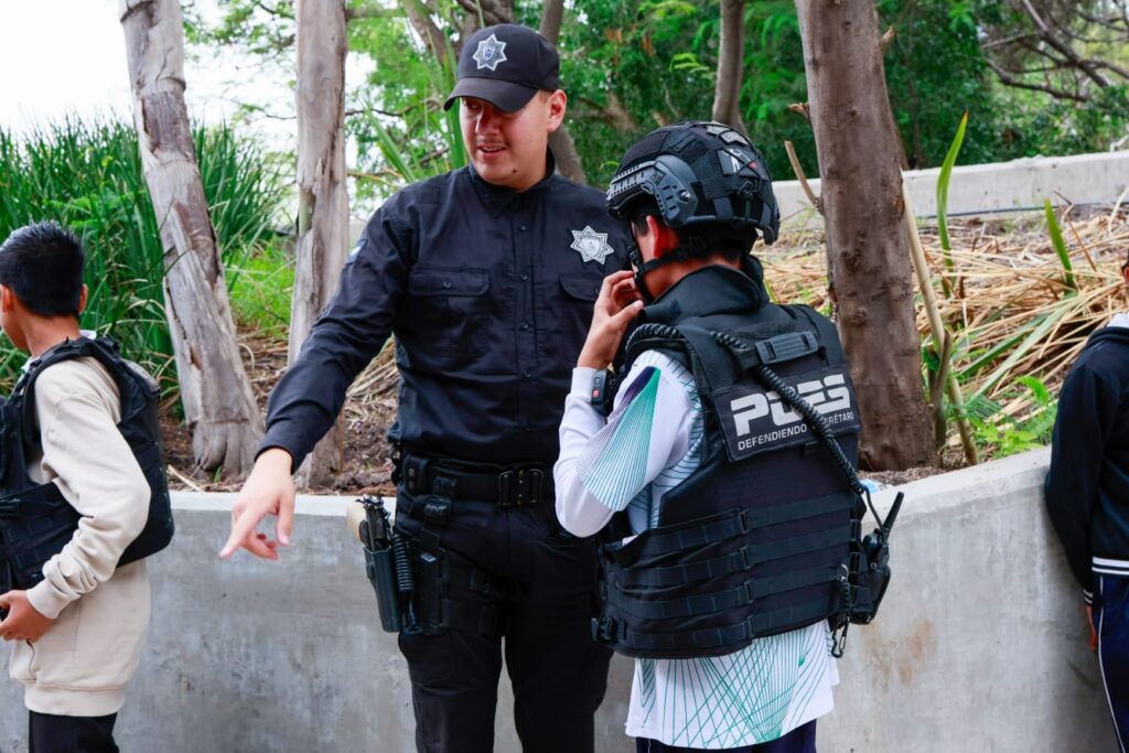 25 menores conocen labor policial en Querétaro