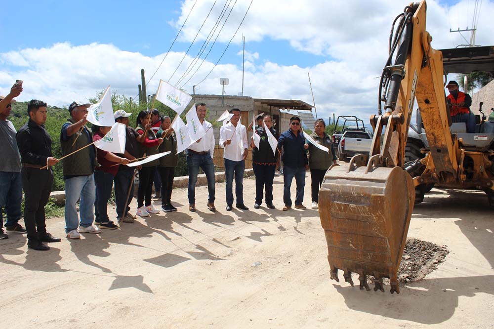 Inicia pavimentación entre El Tule y Sabino de San Ambrosio