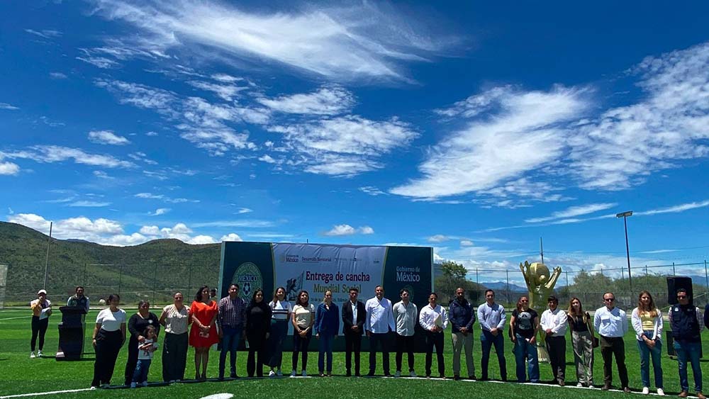Entregan nuevo espacio deportivo en Diezmeros