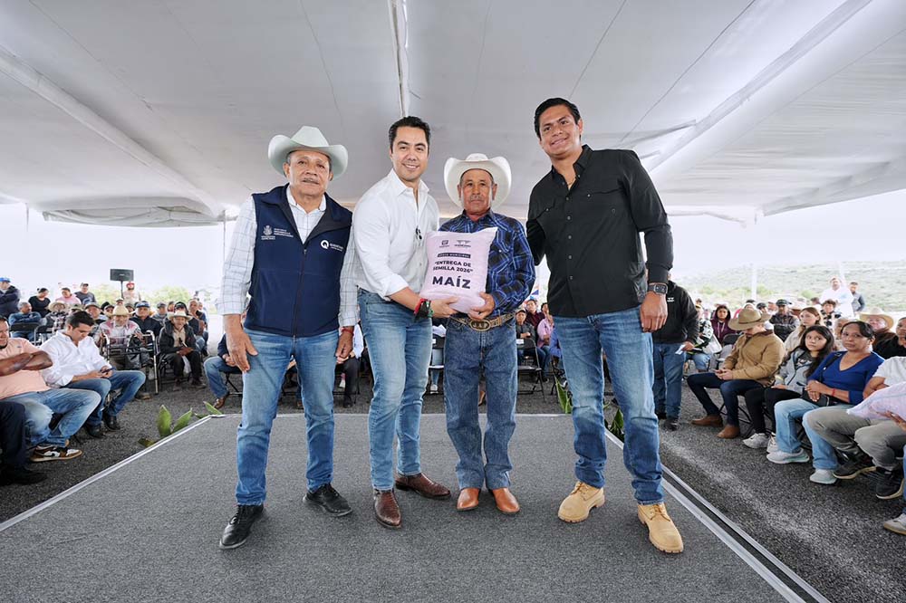 Felifer promete progreso para todo Querétaro