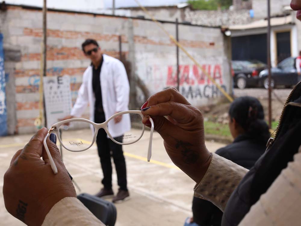 San Juan lleva apoyos a familias de Buenavista