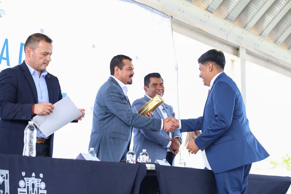UAQ gradúa 89 bachilleres en Pedro Escobedo