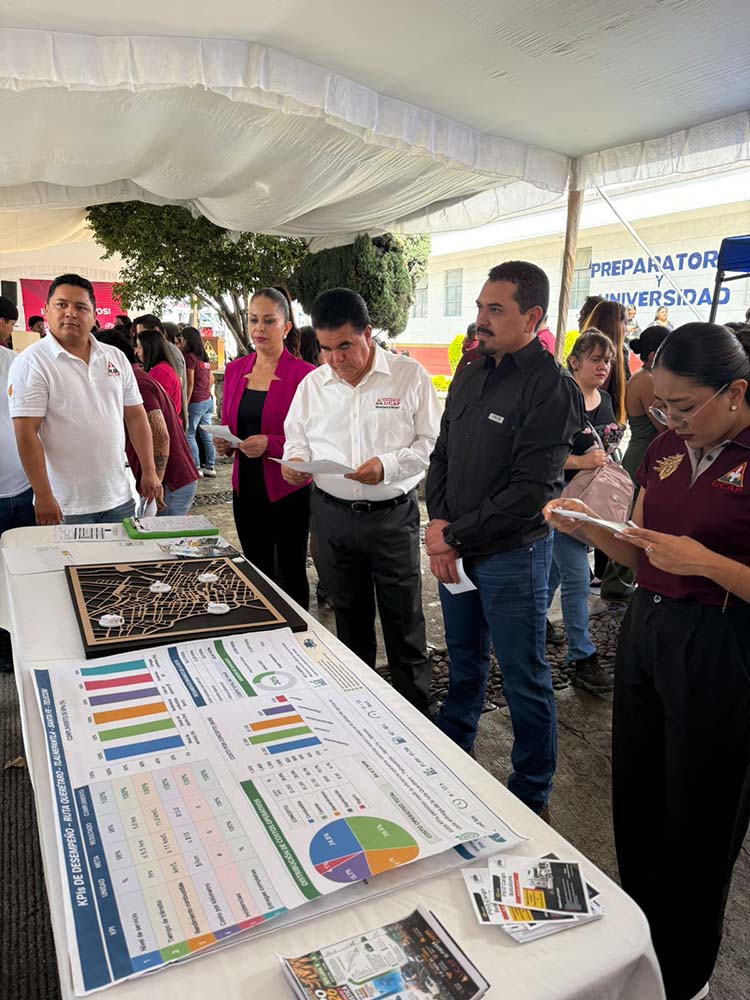 Expo UCAP exhibe talento joven en Pedro Escobedo
