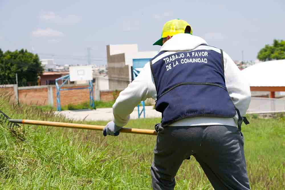 299 infractores rehabilitan 18 espacios en Querétaro