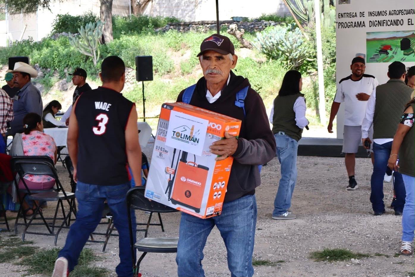Título Entregan 135 insumos agropecuarios gratuitos en Tolimán