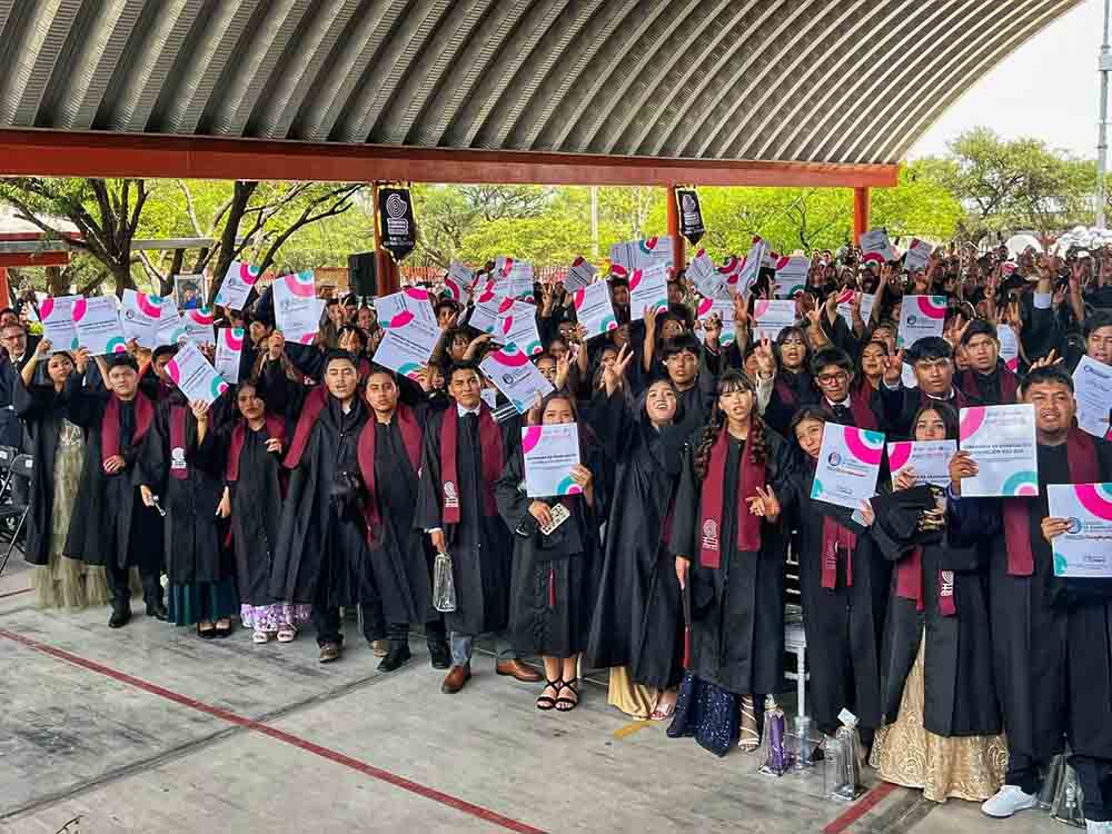 COBAQ 11 gradúa nueva generación en Ezequiel Montes