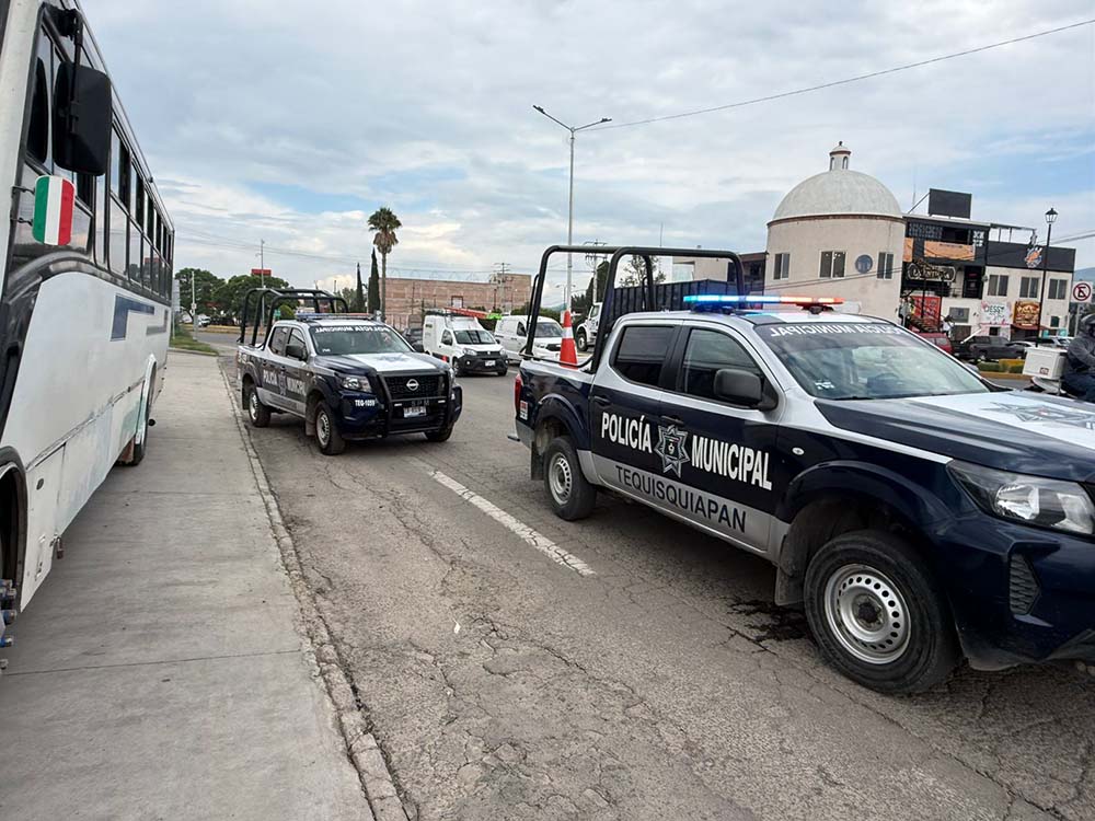 Choque triple en Tequisquiapan deja dos hospitalizadas