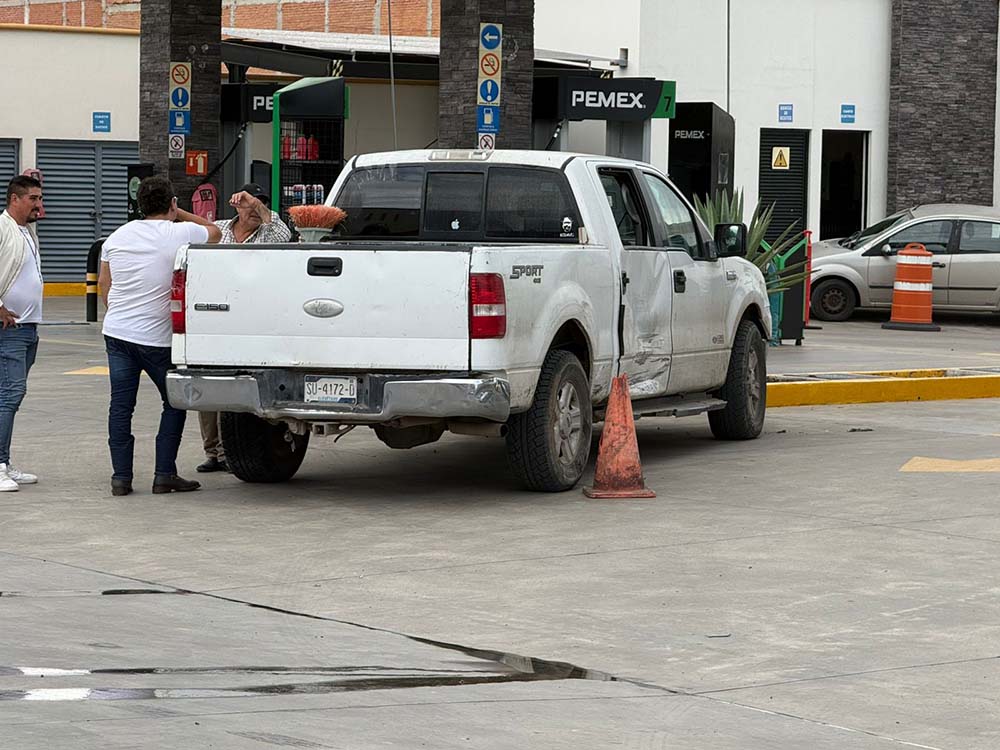 Choque triple en Tequisquiapan deja dos hospitalizadas