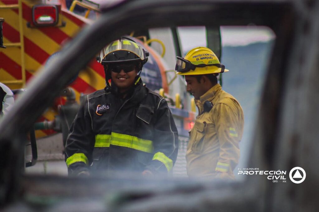 Título Choque e incendio movilizan a emergencias en El Marqués