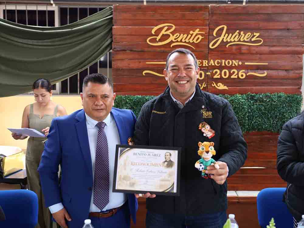 Roberto Cabrera asiste a graduaciones de primarias en San Cayetano y Laguna de Vaquerías