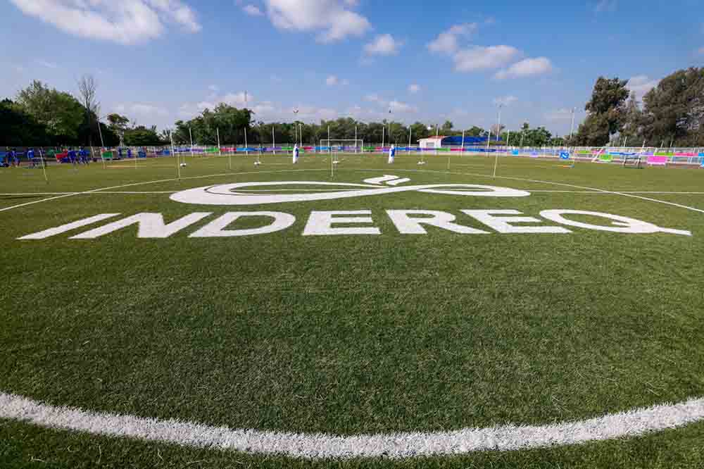 Oribe inspira a jóvenes en clínica Indereq Querétaro