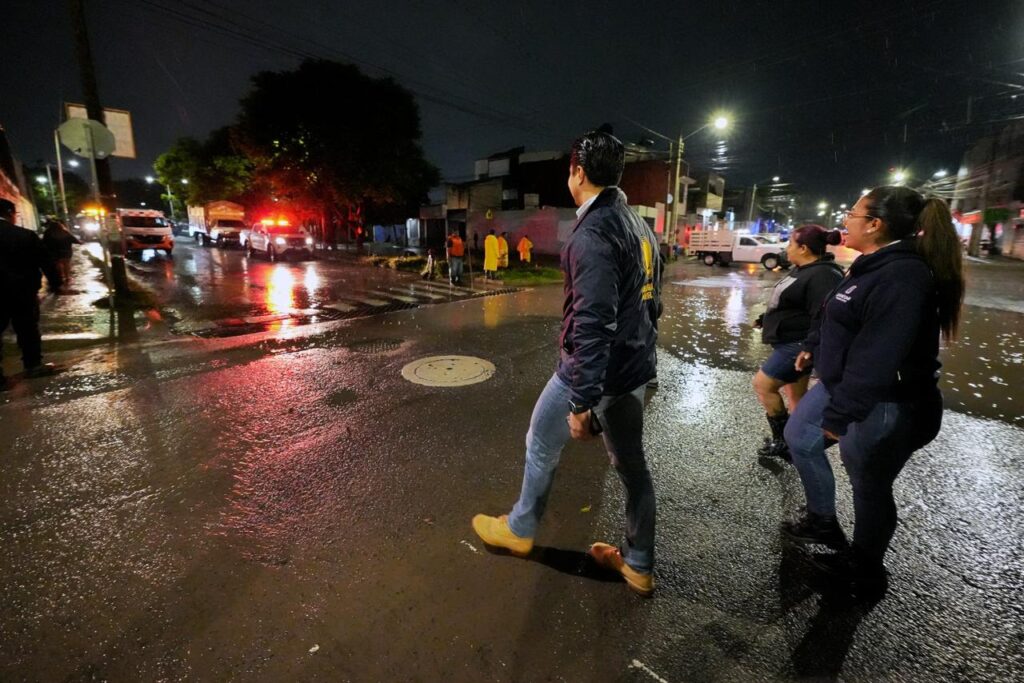 Supervisa Felifer Macías atención por lluvias en Villas de Santiago