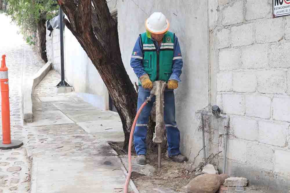 El Ciprés amplía red eléctrica con 915 mil