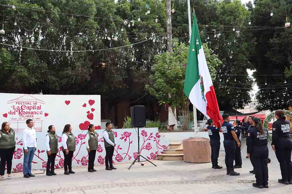 Tolimán reconoce a personal municipal en Honores