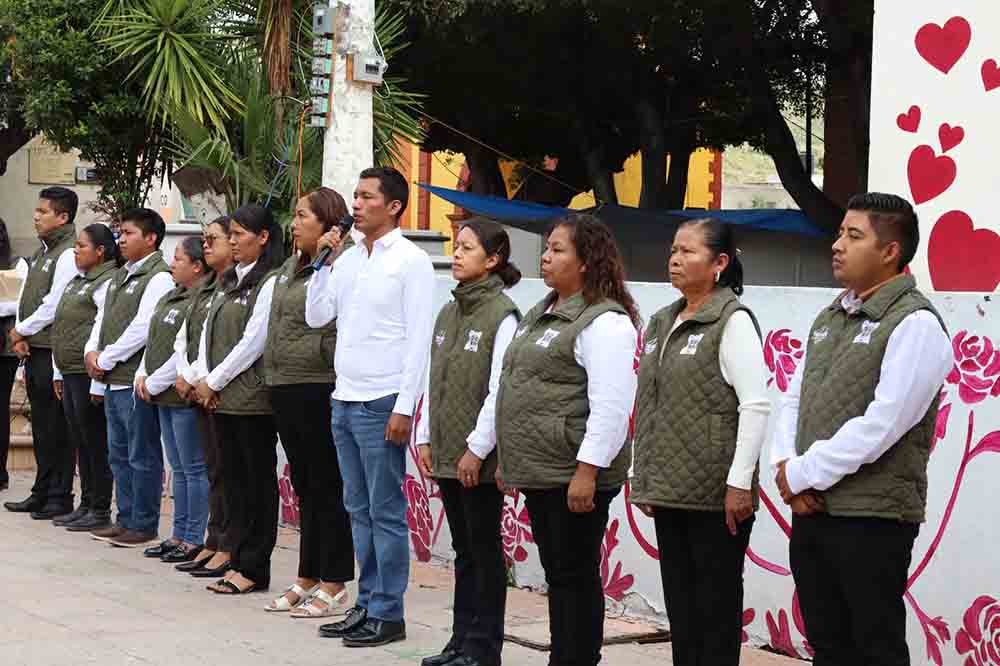 Tolimán reconoce a personal municipal en Honores
