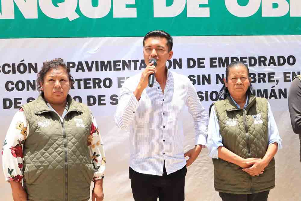 Inicia pavimentación con mortero en Sabino de San Ambrosio