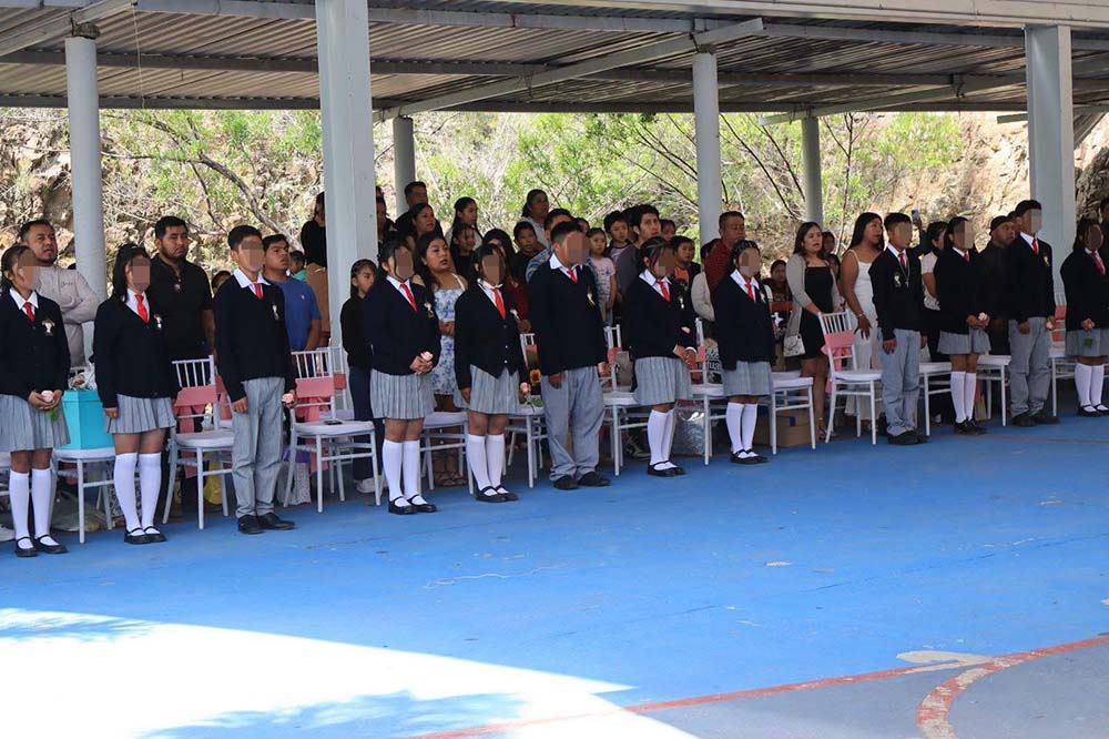 Alejo Sánchez apadrina generación escolar en Bomintzá