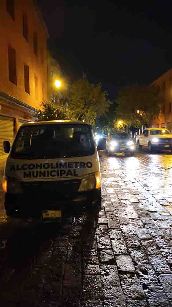 Alcoholímetro deja 30 detenidos en Querétaro