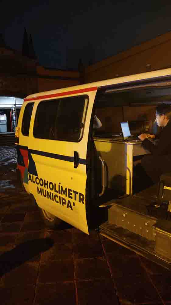 Alcoholímetro deja 30 detenidos en Querétaro